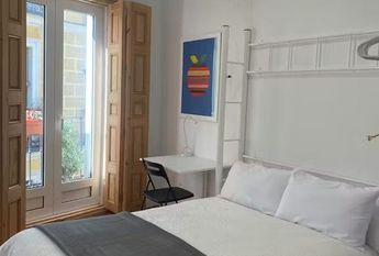 Calle de Jesús y María, Madrid, Community of Madrid 28012