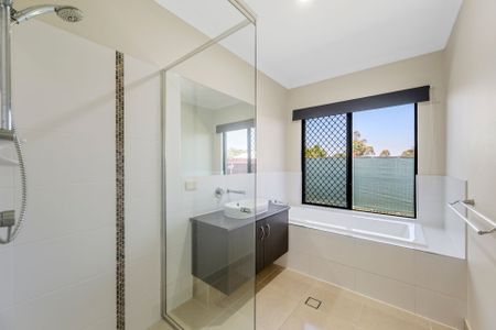 Spacious Family Home Designed for Comfortable Modern Living - Photo 4