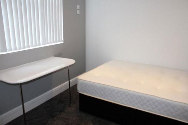 7 bedroom house to rent - Photo 1