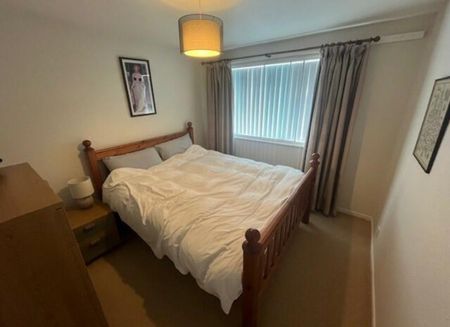 1 Bed Flat, Ashleigh Road, LE3 - Photo 2