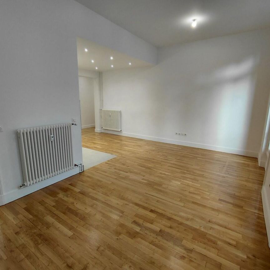location Appartement T1 DE 41.25m² À PARIS - Photo 1