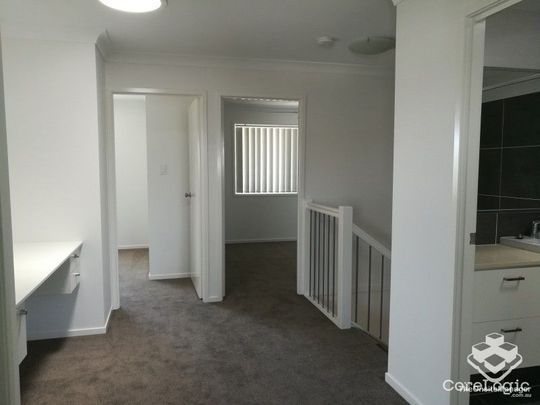 4 bedroom 2 level townhouse - Photo 1