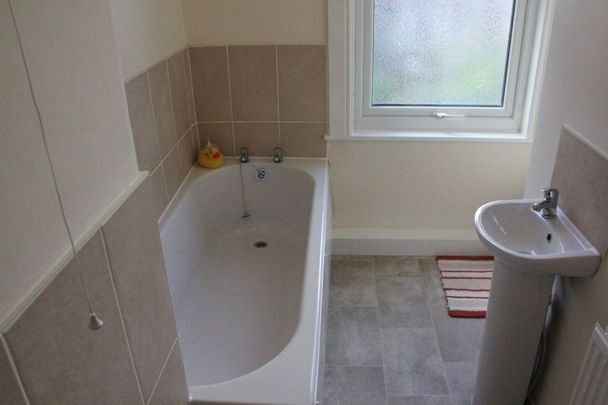 5 Bed - 4 St. Anns Mount, Burley, Leeds - LS4 2PH - Student - Photo 1