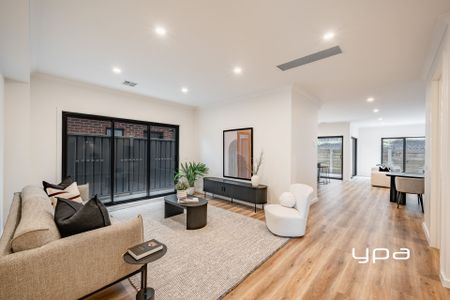 Luxury Living, Local Convenience - Photo 2