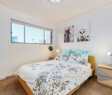 Modern Two-Bedroom Home Offering Comfort & Convenience - Photo 4