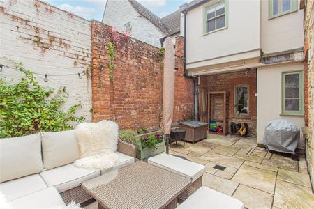 3 bedroom terraced house to rent - Photo 4