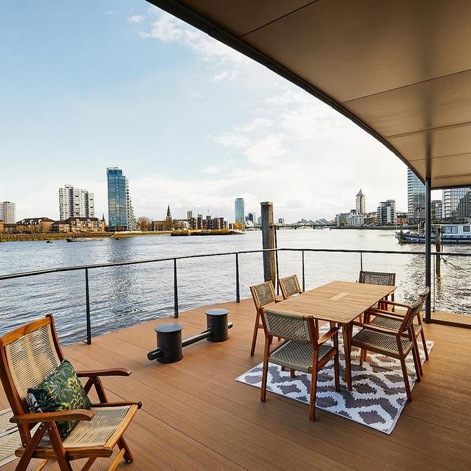 2 bedroom houseboat to rent - Photo 1