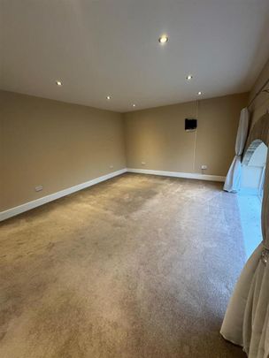 5 bedroom barn conversion to rent - Photo 1