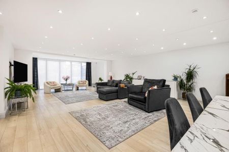 7 bedroom detached house to rent - Photo 2