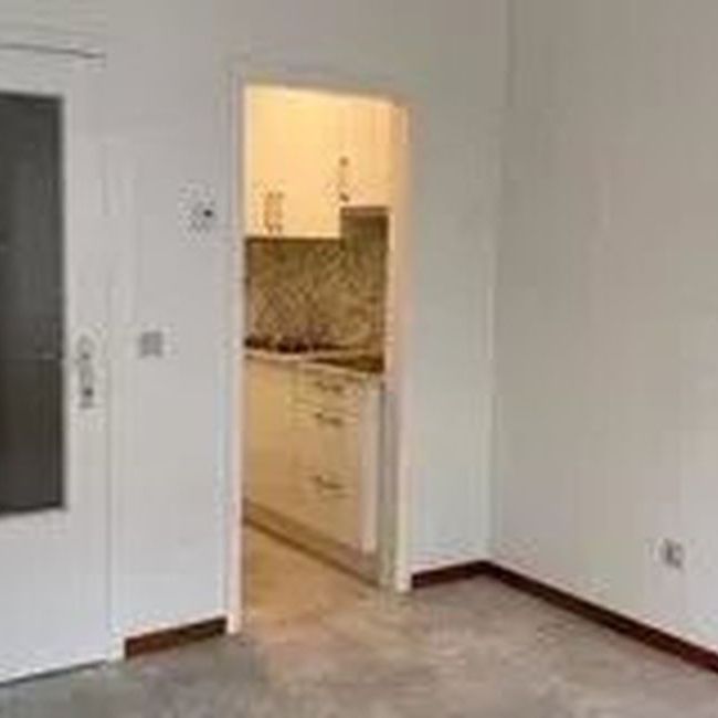 Appartement te huur in Sint-Truiden voor € 700 met 1 slaapkamer - Photo 1