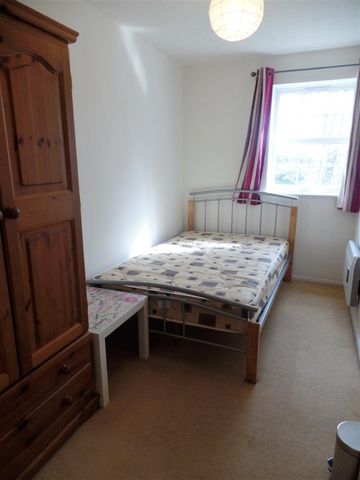 2 Bed Flat For Rent - Photo 2