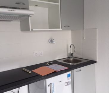 Location Appartement 2 pièces 43m² - Photo 2