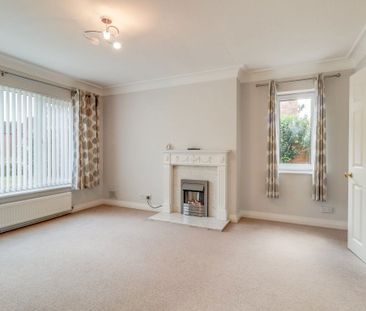 A 4 Bedroom House in Leckhampton GL53 7DB - Photo 3