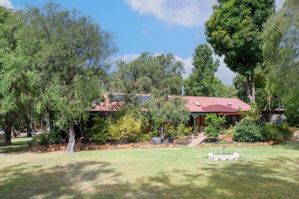 Partly Furnished 3x2 Bush Retreat - Photo 1