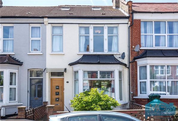 4 bedroom terraced house to rent - Photo 1