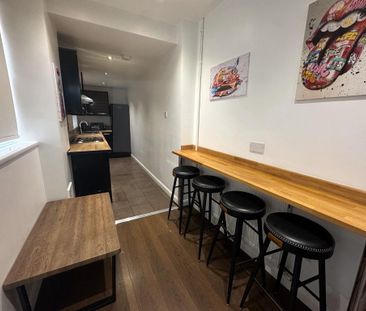 4 bedroom terraced house to rent - Photo 2