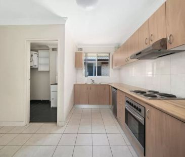 Spacious two-bedroom apartment in prime location - Photo 1