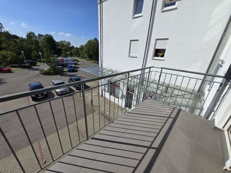 1. OG mit Balkon ! Lift / Laminat / TG Stellplatz u.v.m... - Foto 3