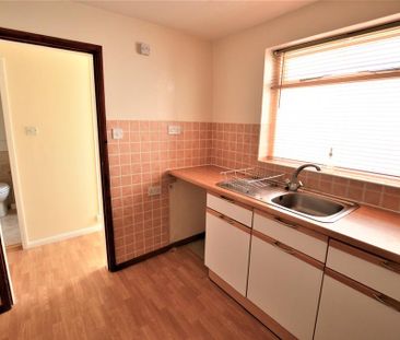 3 bedroom semi-detached house to rent - Photo 6