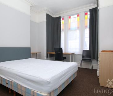 4 bedroom terraced house to rent - Photo 5