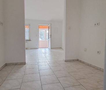 Single-Appartement und Balkon mit Wintergarten-Flair! - Photo 6