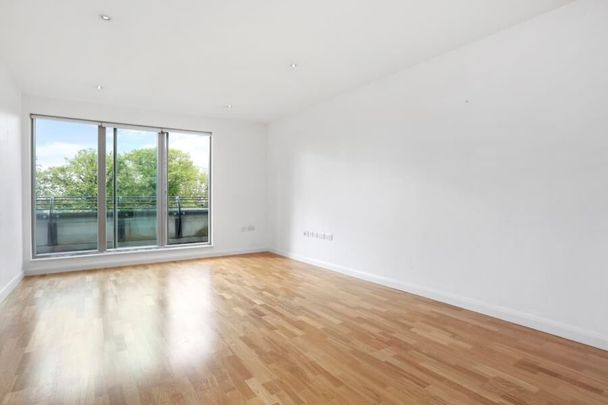 3 Bedroom Flat To Let - Photo 1