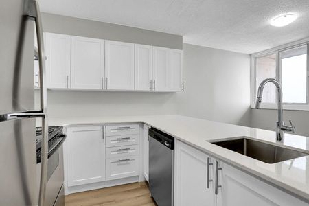 2935 Richmond Road, Ottawa, ON - Photo 2