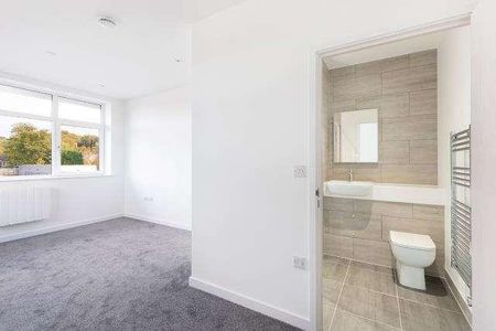 Norwich House, Surrey, GU15 - Photo 2