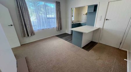 Character family home in Aramoho - Photo 5