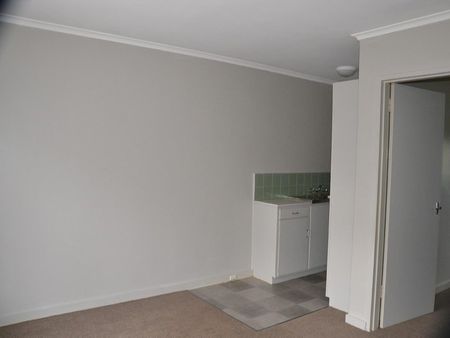 1-Bedroom Apartment in Prime Location - Photo 2