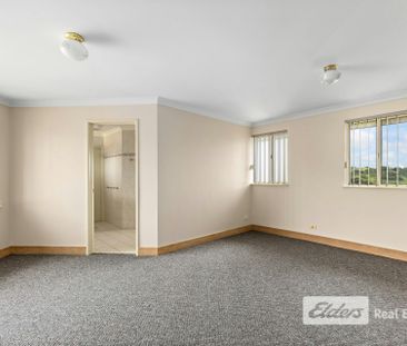 EXECUTIVE HOME CLOSE TO THE BEACH! - Photo 3
