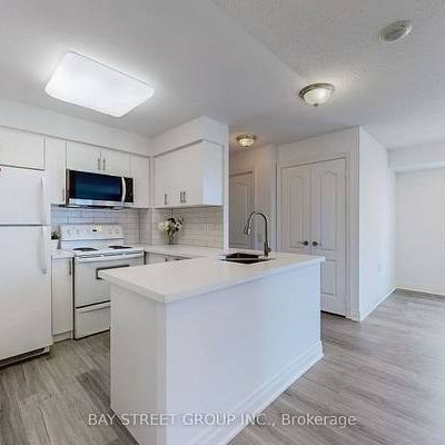 Yonge/Sheppard Bright +Spacious 1Bdrm Corner Lrg Windows Open Concept - Photo 1