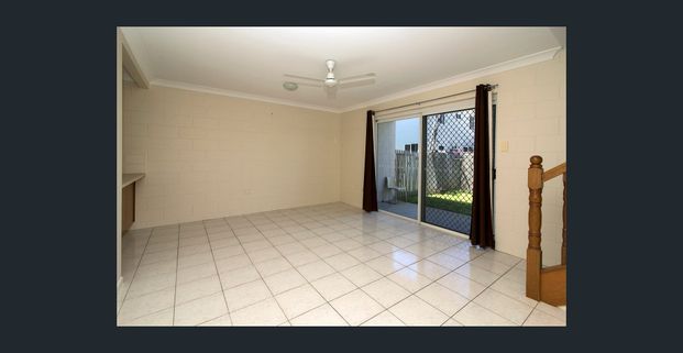 Fully Air-Conditioned Central Townhouse! - Photo 1