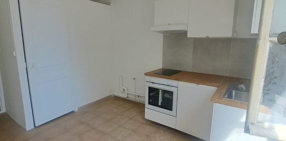 Appartement 1 pièces 13m2 MARSEILLE 4EME 500 euros - Photo 2