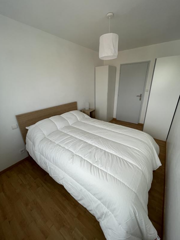 Location Appartement 3 pièces 63m² LA ROCHE SUR YON 85000 - Photo 4