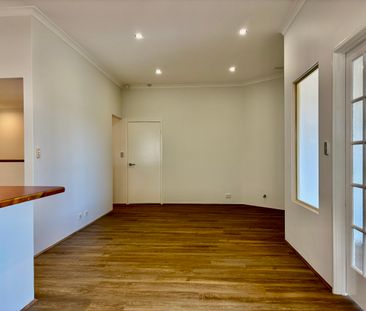 Coastal Lifestyle Meets Modern Comfort - Photo 5