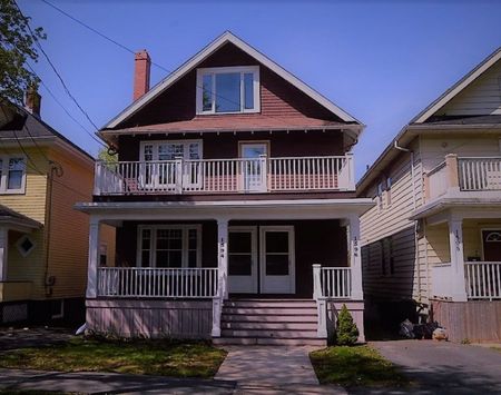 Beautifully appointed 3 Bedroom Upper Flat + Loft on Larch Street in Halifax’s South End! - Photo 4