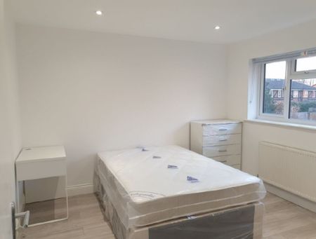 5 bedroom Property to rent - Photo 4