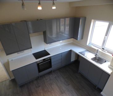 2 bedroom semi-detached house to rent - Photo 6