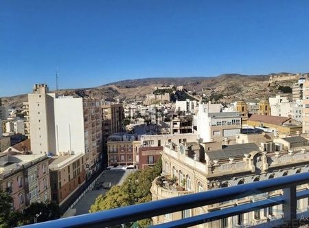 Alquiler de piso en Centro - Photo 3