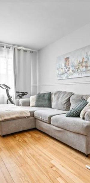 Grand 5 1/2 à louer pour immediatement au 9310 avenue Bruchési à Montréal , Faites -vite! - Photo 1