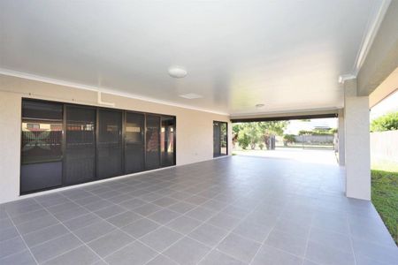 Quality Modern Family Home - Huge 6m x 12m Carport or Entertainment Area - Photo 4