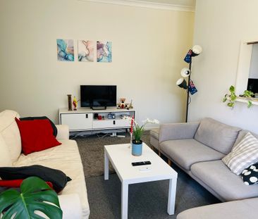 Canterbury - Photo 1