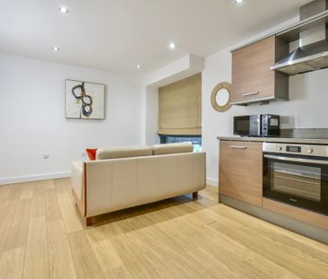 Waterloo Court - Photo 2