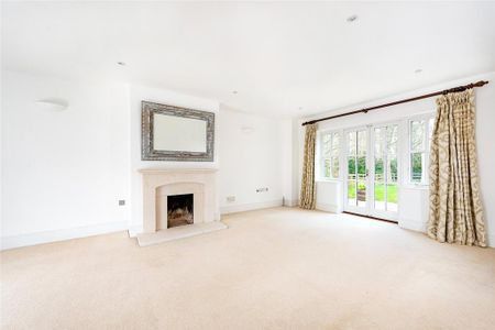 4 bedroom detached house to rent - Photo 2