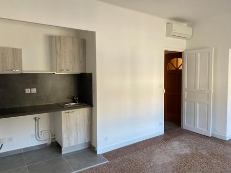 Location Appartement 3 pièces 57m² LES VANS 07140 - Photo 2