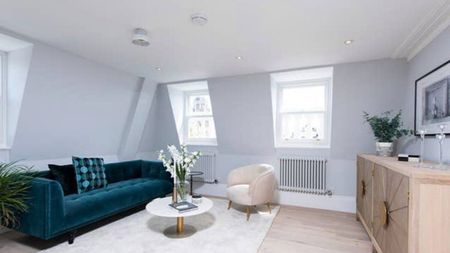 Queen's Gate - Photo 3