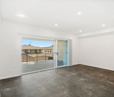 Stunning Brand New 3 Bedroom Duplex - Photo 1