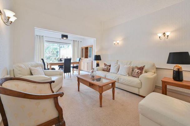 3 bedroom detached bungalow to rent - Photo 1