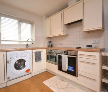 2 bedroom Flat To Let - Photo 6